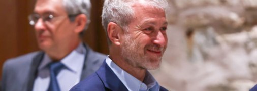 "Друг путина" пока смог избежать украинских санкций