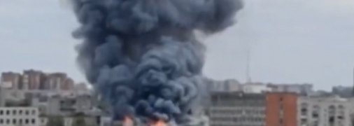 Дым стоял столбом, пришлось подключать все городские караулы: в Виннице произошел смертельный пожар в офисном здании (фото, видео)
