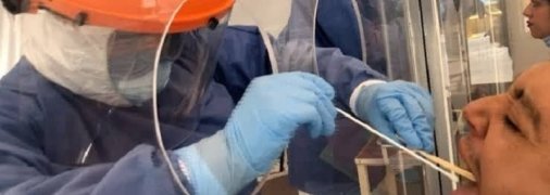 Для сотрудника турецкой клиники прививка от коронавируса стала первой в жизни