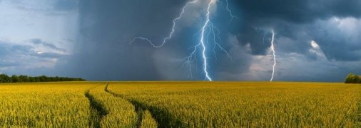 Спека та грози: в понеділок в Україні місцями спеку розбавлять дощі