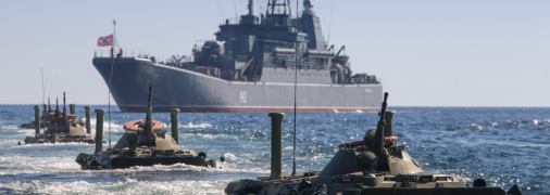 Россияне продолжают свои маневры у берегов Крыма, создавая дополнительное давление на украинцев