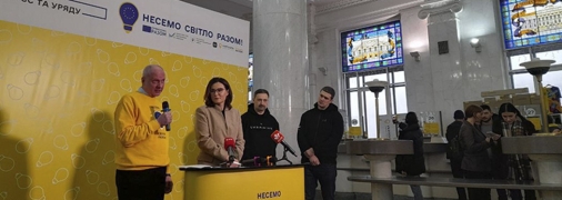 Глава Представительства ЕС в Украине презентовал в "Укрпочте" энергопроект по замене старых ламп на новые современные