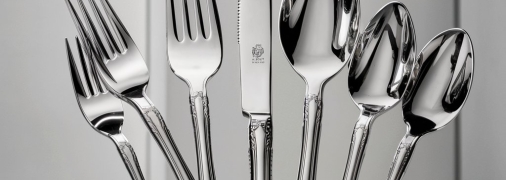 Есть действенные методы, которые помогут вернуть блеск вашим столовым приборам (изображение создано с помощью ИИ)