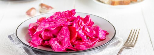 Простая, бюджетная и быстрая в приготовлении закуска из белокочанной капусты