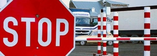 Из-за военного положения в стране выезд для мужчин ограничили