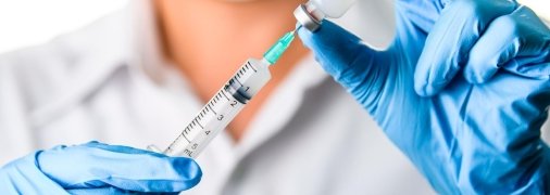 Лидерами по вакцинации в Украине стали области, которые вошли в "красную" зону