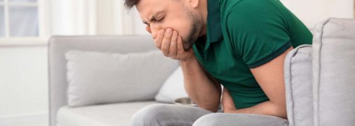Пациенты все чаще жалуются на сильнейшую тошноту при коронавирусе