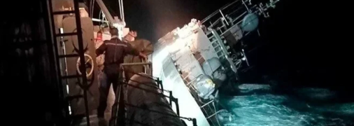 Затонувшее в результате шторма судно