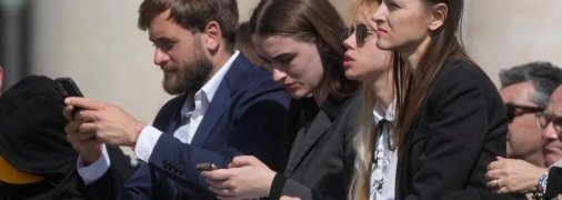 Папа Римський запросив жінок бійців "Азову" у Ватикан