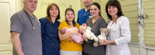 В усіх малюків були крижово-куприкові тератоми.