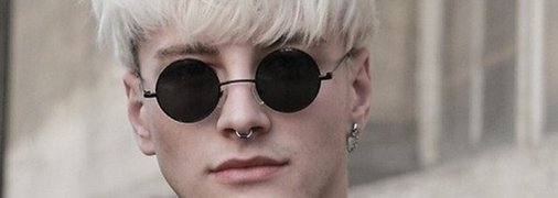 Не мужественно: россиянин избил двух парней из-за прически и серьги в носу (видео)