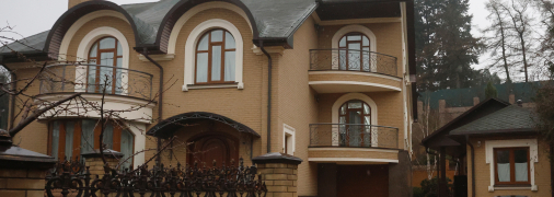 "Паша-Мерседес" оказался соседом скандального нардепа: "Телеграф" нашел тайный дом на Печерске (фото)