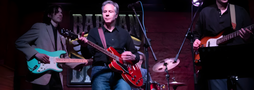 Ентоні Блінкен виступає в українському барі