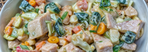 Апетитний салатик з сиром та куркою