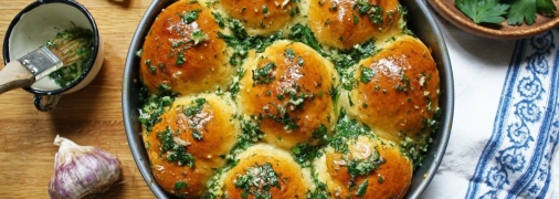 Пісні пампушки з часником на дріжджах