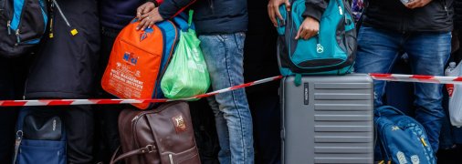 Выезд для мужчин ограничен из-за военного положения в Украине