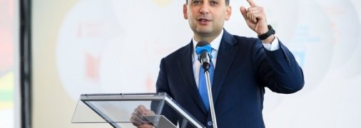 НАБУ взяло в оборот Гройсмана по делу "Укрбуда": появились важные детали