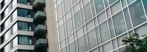 В Москве украинец толкнул бывшую из окна и прыгнул следом за ней (видео)