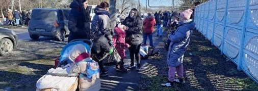 Евакуація людей із Донецька