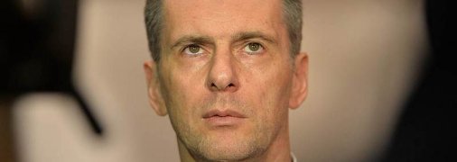 Російський мільярдер і суперник Путіна мало не відрубав ногу сокирою