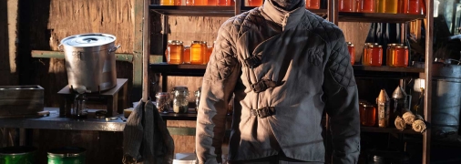 Новый герой Джейсона Стэтхэм живет по закону улья