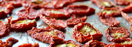 Ця закуска чудово поєднується з сиром та оливковою олією (зображення створено за допомогою ШІ)