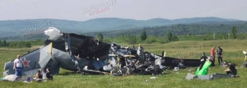 Самолет с пассажирами потерпел крушение на аэродроме в России: фото, видео и данные о жертвах