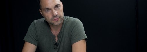 Олексій Арестович: Ті, хто вважає Зеленського клоуном - самі клоуни. Клоун ніколи не оголосить війну одночасно олігархам, контрабандистам, "злодіям в законі" і Путіну