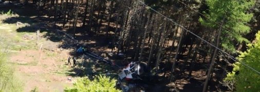 В Италии на канатной дороге оборвался трос, много погибших (фото) 