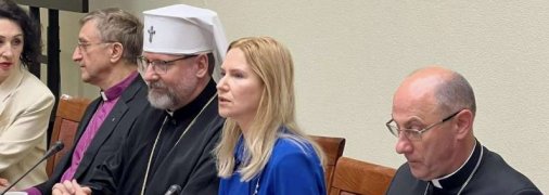 Елена Кондратюк во время молитвенного завтрака в Сейме Польши