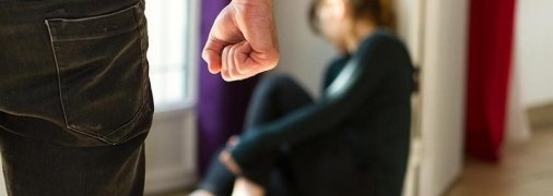 "Я уже не помню, как все началось, но он начал меня душить": не праздничные истории украинок