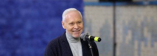 Політик привернув увагу зовнішністю, що зазнала змін