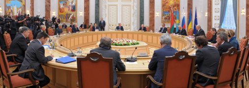 Украина не хочет говорить о Донбассе в Беларуси: какой сигнал Киев отправил Минску и почему поиск нового места для переговоров – проблема