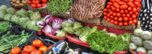 Витрина с овощами