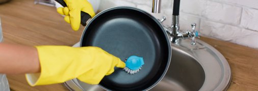 Повернути чистоту сковороді дуже просто