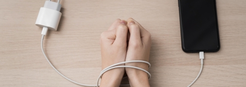 Телефон на зарядці гріється сильніше під час роботи