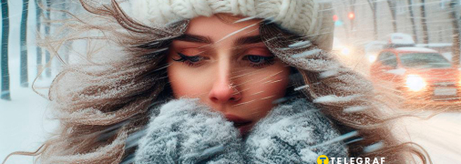 Дівчина під час хуртовини