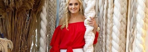 Ирина Федишин в ярком купальнике похвасталась стройной фигурой (Фото)