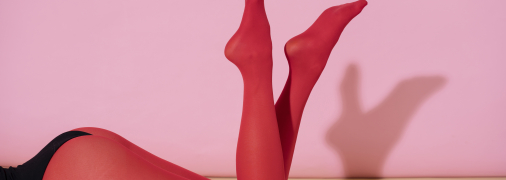 Кольорові колготки – акцент аутфіту