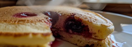 Эти оладья получаются очень вкусными и пышными (изображение создано с помощью ИИ)