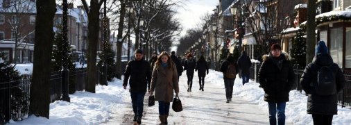 Взимку дуже небезпечно ходити у слизькому взутті