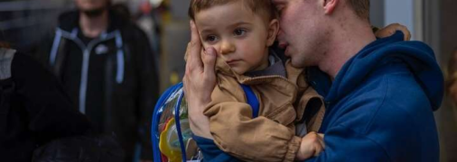 Батьки з малолітніми дітьми можуть отримати право виїзду