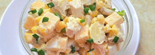 Салат с курицей, грибами и сыром