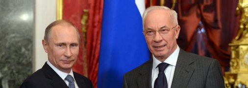 Микола Азаров отримав статус політичного біженця у Росії