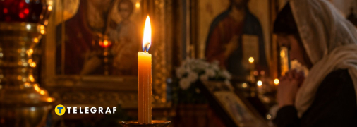 Свічка у церкві горить