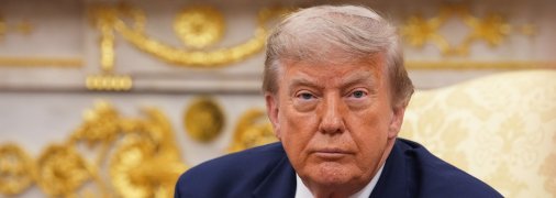 Дональд Трамп продовжує декорувати Овальний кабінет у золото