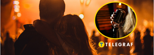 Люди слушают музыку на концерте