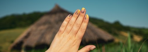 Маникюр в стиле минимализм - фото