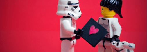 Школьная любовь: идеи подарков для мальчиков и девочек на День святого Валентина 2020