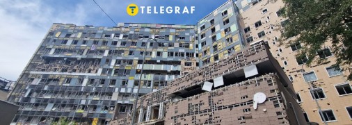 Пострадавшее от обстрела здание Охматдет